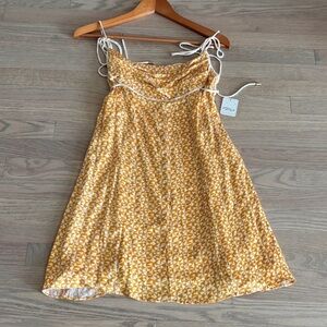 Free People Size Medium Yellow Zig Zag Patterned Mini Sundress with Ties